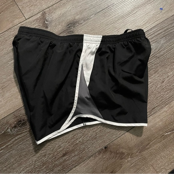 Nike Dri Fit Running Shorts Black/Grey Size Large - Picture 5 of 8